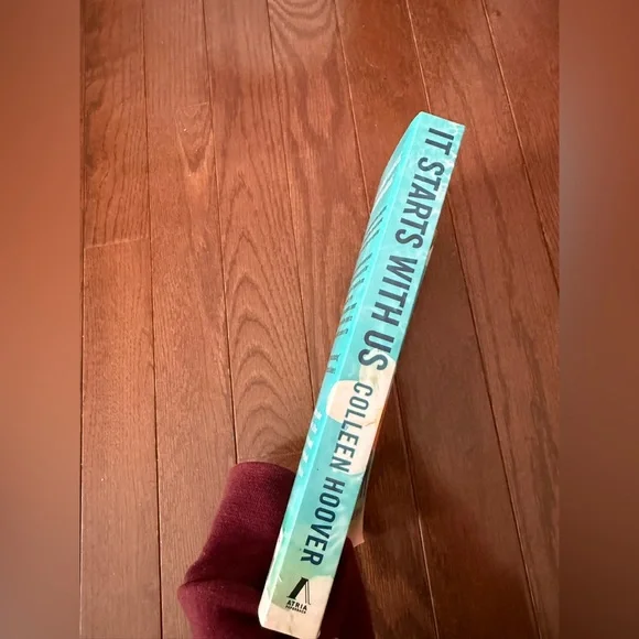 Colleen Hoover Books - Bundle of 4 - Picture 4 of 5